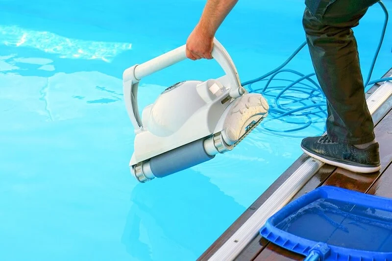 Swimming Pool Cleaning