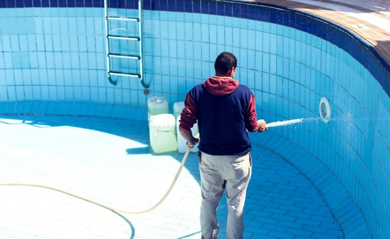 Swimming Pool Cleaning